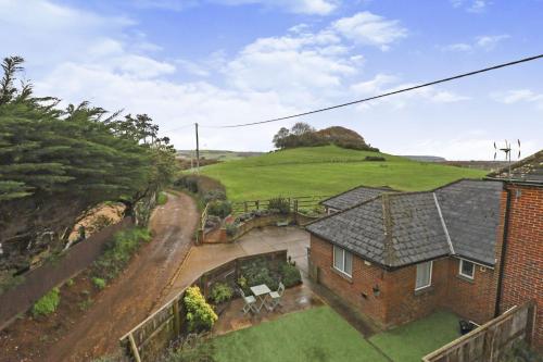 Queen Bower Farm Lodge - image 9