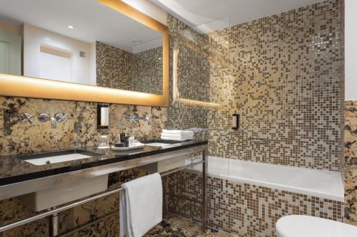 Hotel Royal Prague - image 8