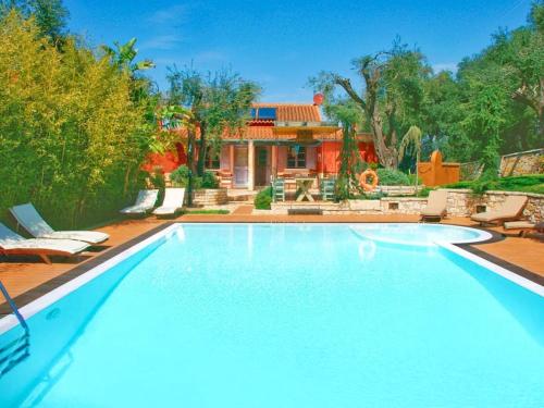 Thalia Estate - Heated Pool