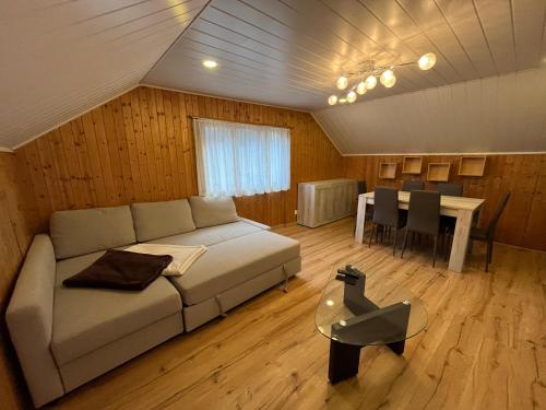 GuglielMotel in 昆圖