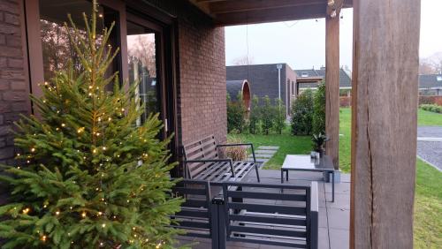  The White Oak - Luxe 4 persoons bungalow met prive sauna in Voorthuizen