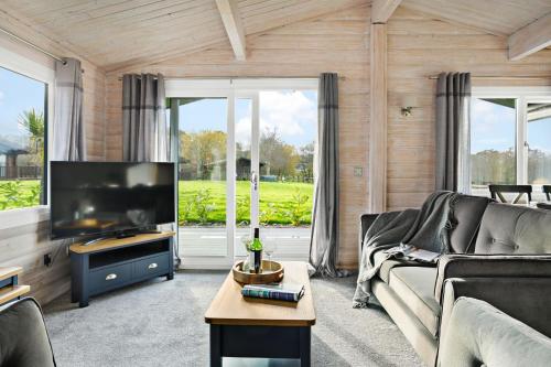 Chestnut, 6 Fingle Glen Lodges - Free Parking & WiFi - Pets gîte à louer Holcombe Burnell