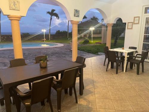 Ocean Breeze Villa Carismar in Cabrera