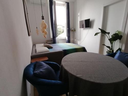 New Cozy Studio 7 Metro stops to DUOMO!, Milan