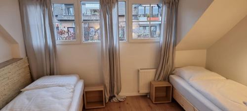 RAJ Living - 5 Room House with Terrace - 35 Min to Messe DUS