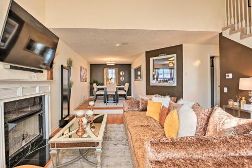 Charming Nashville Home about 6 Mi to Downtown! in Nashville, USA