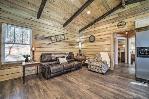 Modern Cabin with Fire Pit Less Than 3 Mi to Trails!