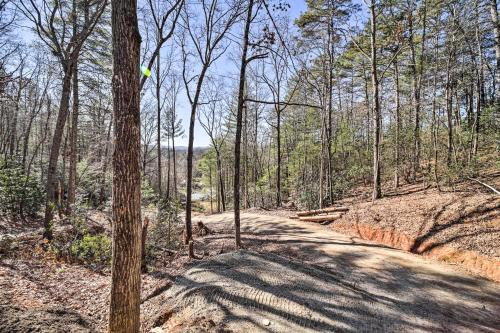 Modern Cabin with Fire Pit Less Than 3 Mi to Trails!