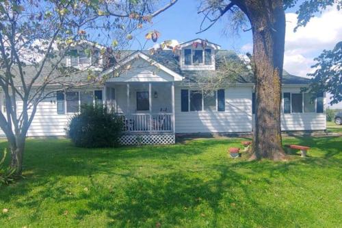 Spacious Family Farmhouse image