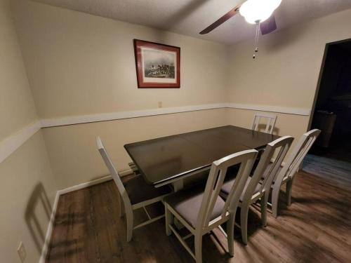 Spacious Family Farmhouse in Lake Tansi (TN)