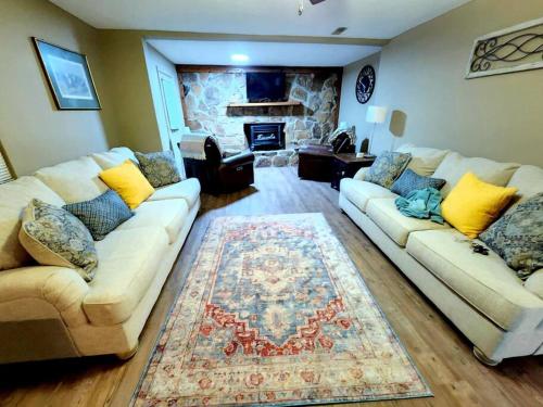 Spacious Family Farmhouse in Lake Tansi (TN)