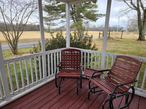 Spacious Family Farmhouse in Lake Tansi (TN)