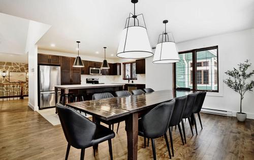 Chalets Alpins- 27 Chemin des Skieurs in Stoneham (QC)