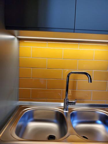 Helga’s Sunset apartment, Tirana (photo 9)