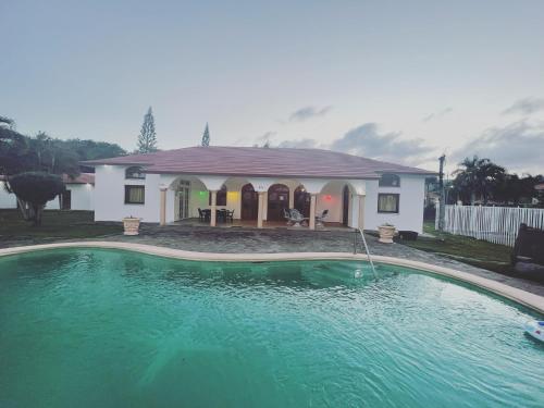 Ocean Breeze Villa Carismar in Cabrera