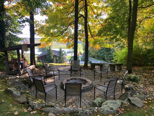 Sojourner's Lodge & Log Cabin Suites in 坎頓市中心