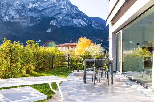 Residence Zangirolami - Luxury Garden and Balcony Apartments 4