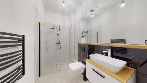 roomspoznan pl - Apartamenty i Pokoje Półwiejska 20 - 24h self check-in