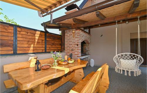 Exterior view, Stunning Home In Kobasicari in Leticani