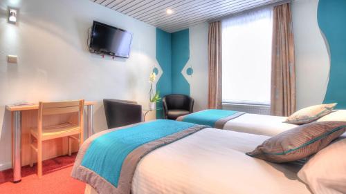 2 twin beds