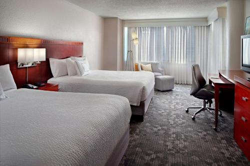 2 queen beds