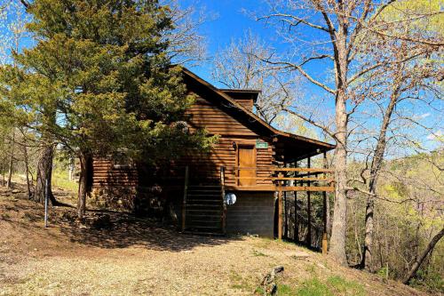 Charlies Ol Fishing Cabin in Eureka Springs, USA