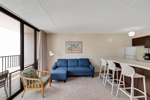 Waikiki Banyan 28th Floor Ocean View Condo - Free parking & WiFi home - image 7