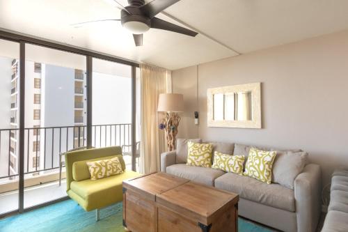 Deluxe 32nd Floor Condo - Gorgeous Ocean Views Free Wifi & Parking! - main image