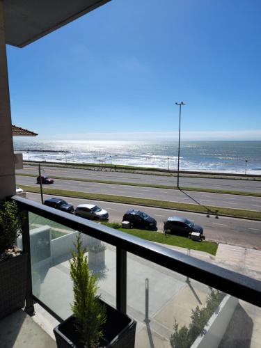 Depto premium frente al mar, cochera y piscina!!