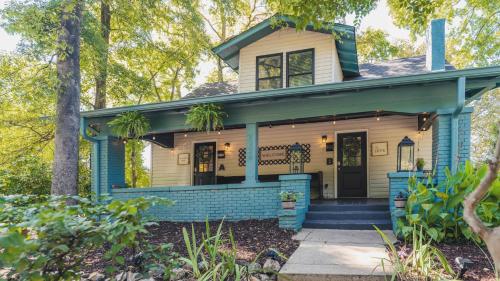 Hip Duplex Near UAB Perfect For Groups