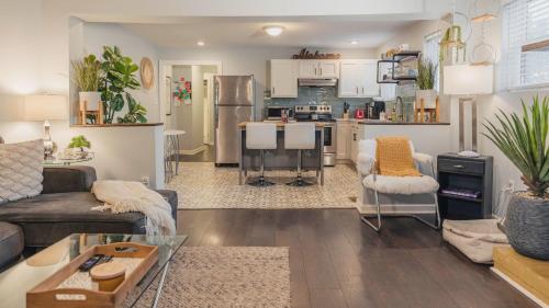 Hip Duplex Near UAB Perfect For Groups Hip Duplex Near UAB Perfect For Groups