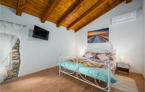 Cozy Home In Brscici With Wifi