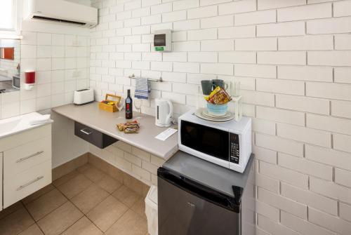 virtuve, Bridgewater Motel Victoria-24 HourCheck-In in Bridgewater on Loddon