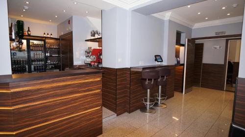 Crestfield Hotel - image 6