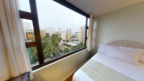 Light & Airy 8th Floor Ocean View Condo with Lanai - image 10