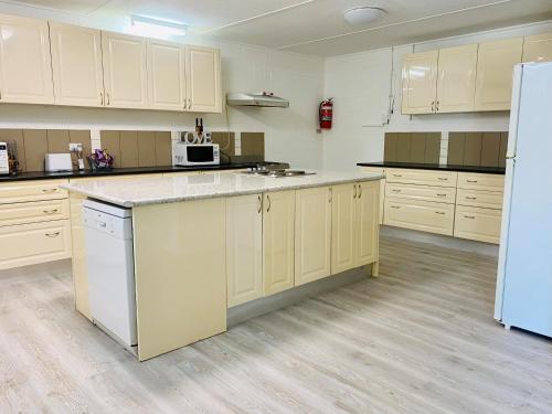 virtuve, Bridgewater Motel Victoria-24 HourCheck-In in Bridgewater on Loddon