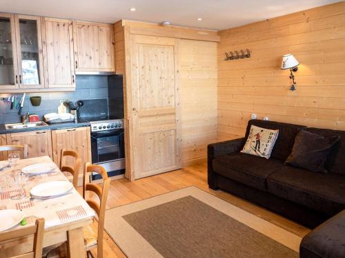 Apartment (4 Adults) room in Val Thorens - Bel Appartement 4 pers Balcon Sud TV Bluetooth Cuisine Équipée Local à Skis - FR-1-637-32