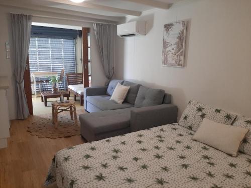 SONNYS PLACE! 1 Bedroom private studio Marcoola Sunshine Coast