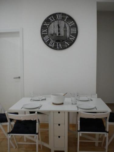 Apartment with Balcony image 4