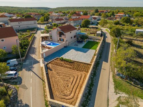 Villa Kamen with private pool