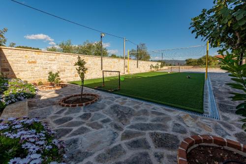 Villa Kamen with private pool