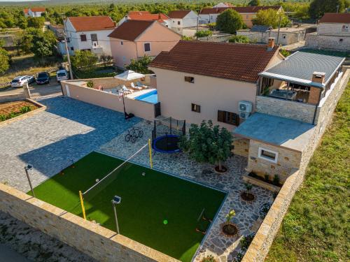 Villa Kamen with private pool