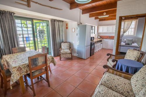 Koo Karoo Guest Lodge and Self Catering