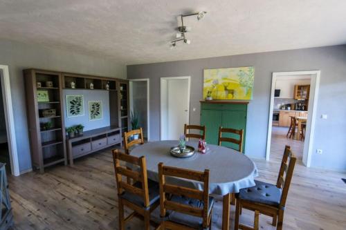 Зручності, Ferienwohnung Schöne Aussicht am Rothaarsteig (Ferienwohnung Schone Aussicht am Rothaarsteig) in Bad Laasphe