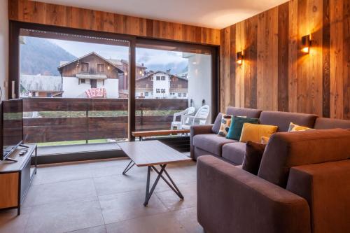 One-Bedroom Apartment image 7