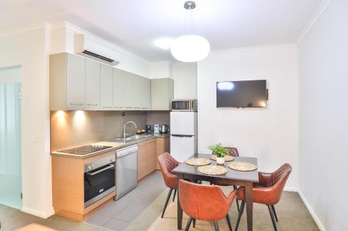 廚房, 盡享安大略公寓 (Indulge Apartments Ontario) in 米爾杜拉