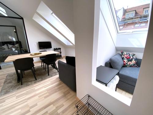 Stilvolle Dachgeschosswohnungen mit Balkon in Innenstadt Nähe - image 3