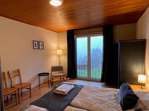 room detail thumbnail 1