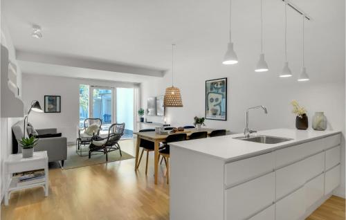 Kitchen, 1 Bedroom Awesome Apartment In Helsingr in Helsingor