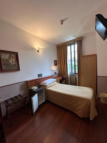 Hotel Aspromonte, Милан (фото 9)